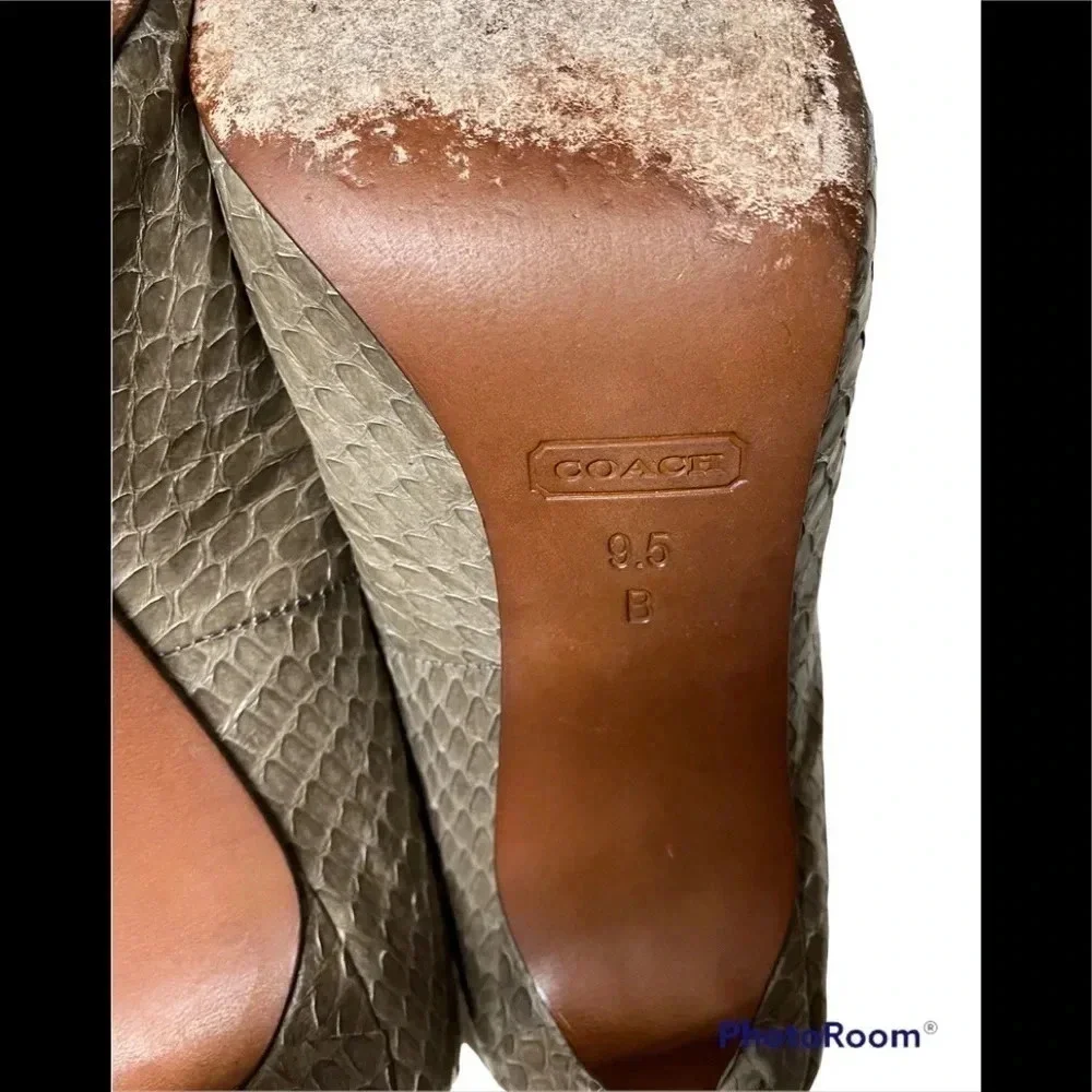Coach Urban Reptile Heels Sz 9.5